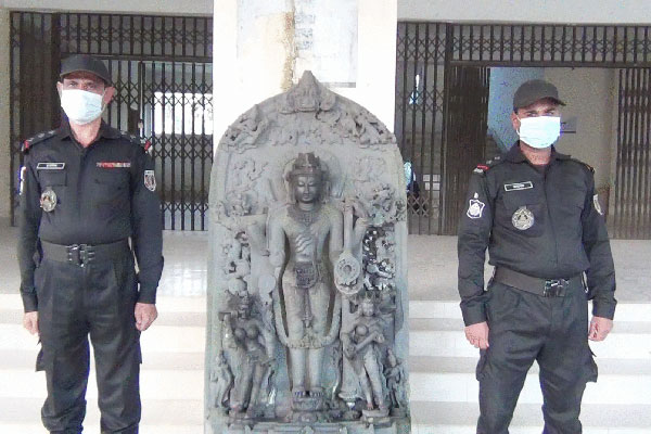 জয়পুরহাটে ৭৫ কোটি টাকা মূল্যের বিষ্ণু মূর্তি উদ্ধার