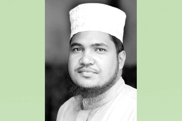 ধূসর এক মরীচিকার পেছনে ছুটে চলা