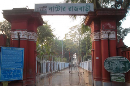 ৭ মাস পর দর্শনার্থীদের জন্য খুলে দেওয়া হলো নাটোর রাজবাড়ি
