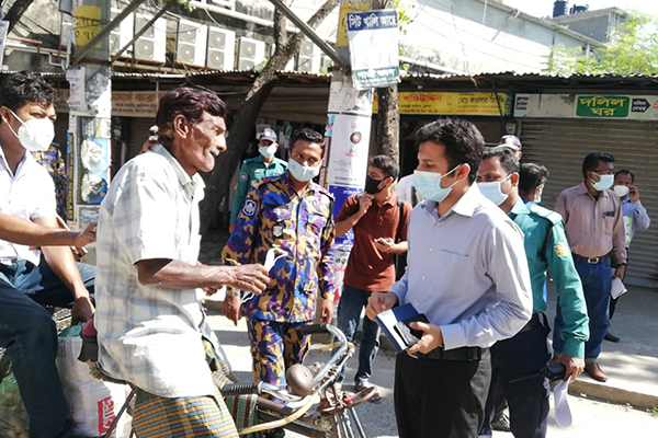মাস্ক না পরায় খুলনায় ৩০ ব্যক্তিকে জরিমানা