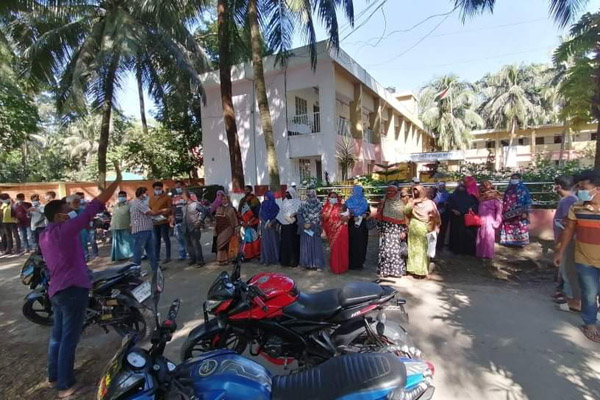 কোম্পানীগঞ্জে ভারপ্রাপ্ত প্রধান শিক্ষকের বিরুদ্ধে মানববন্ধন