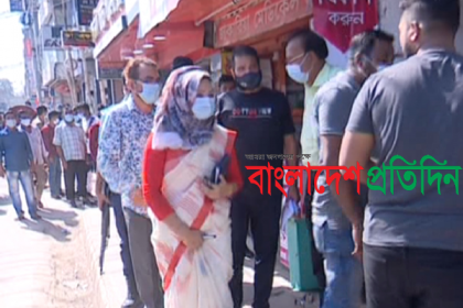 মাস্ক ব্যবহার নিশ্চিতে বরিশালে ৩টি ভ্রাম্যমাণ আদালতের অভিযান