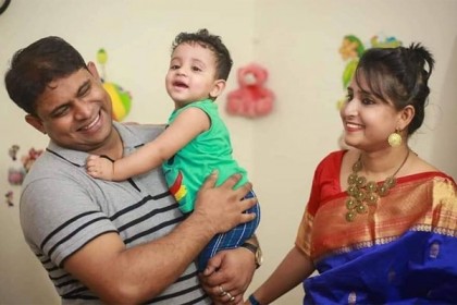 ছোট্ট শিশুটি পাবে না আর বাবার এই আদর