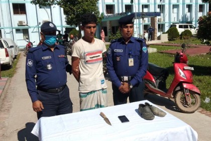 লাশের পাশে পড়ে থাকা জুতায় শনাক্ত হলো খুনি