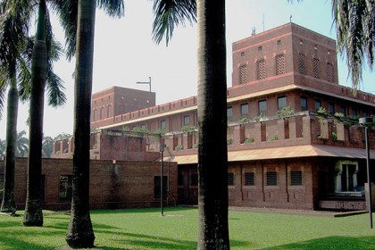 কাল বন্ধ যুক্তরাষ্ট্র দূতাবাস, চালু থাকবে জরুরি সেবা