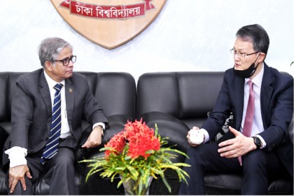 ঢাবি উপাচার্যের সাথে দক্ষিণ কোরিয়ার রাষ্ট্রদূতের সাক্ষাৎ