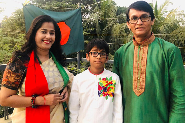 স্ত্রী-ছেলেসহ করোনায় আক্রান্ত আজিজুল হাকিম 

