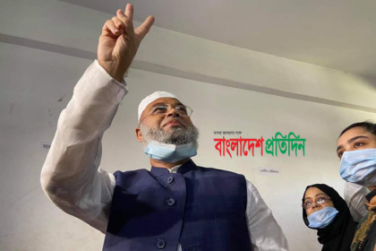 ঢাকা-১৮ এর উপনির্বাচনে ভোট দিলেন আওয়ামী লীগ প্রার্থী হাবিব