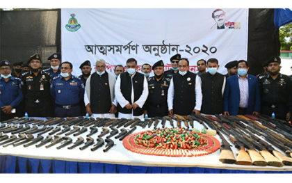 চট্টগ্রামে ৩৪ জলদস্যুর আত্মসমর্পণ