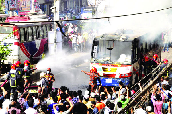 রাজধানীতে বাসে আগুন: ৪ থানায় ৯ মামলা, গ্রেফতার ২০