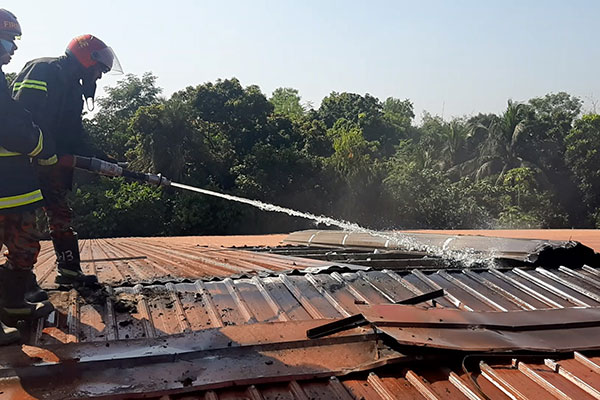 ভালুকায় কারখানায় ভয়াবহ আগুনে ব্যাপক ক্ষয়ক্ষতি