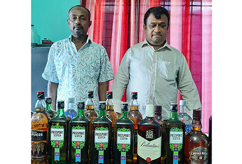 নোয়াখালীতে ৩ মাদক ব্যবসায়ী আটক