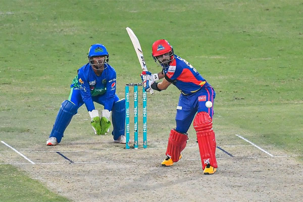 রুদ্ধশ্বাস ম্যাচে সুপার ওভারে মুলতানকে হারিয়ে ফাইনালে করাচি