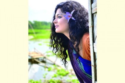 
দীর্ঘদিন পর সিনেমায় মৌসুমী হামিদ