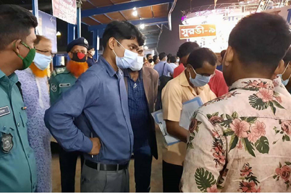 বরিশালে মাস্ক ব্যবহার না করায় ২৫ ব্যক্তির জরিমানা
