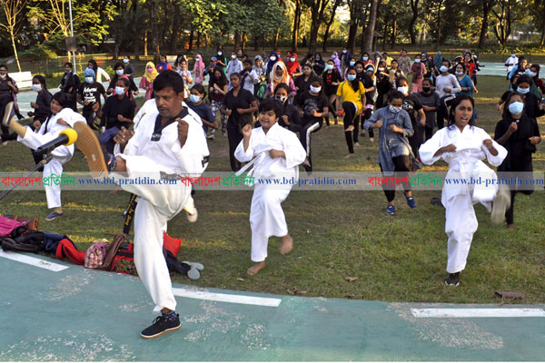নারীর আত্মরক্ষায় মার্শাল আর্ট