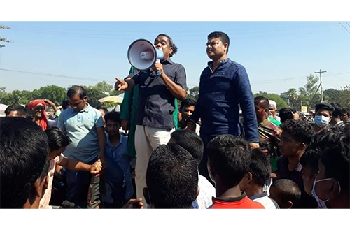 পাবনায় চেয়ারম্যান প্রার্থীর উপর হামলার প্রতিবাদে বিক্ষোভ, মামলা