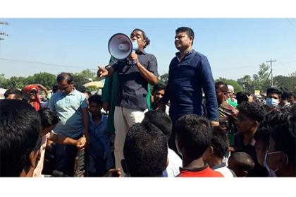 পাবনায় চেয়ারম্যান প্রার্থীর উপর হামলার প্রতিবাদে বিক্ষোভ, মামলা