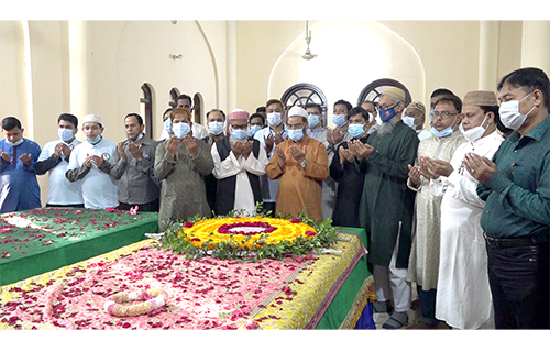 মৃত্যুবার্ষিকীতে মওলানা ভাসানীর মাজারে ভক্তদের ঢল 