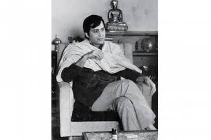 
সৌমিত্র চট্টোপাধ্যায়ের কাজ নিয়ে আর্কাইভ