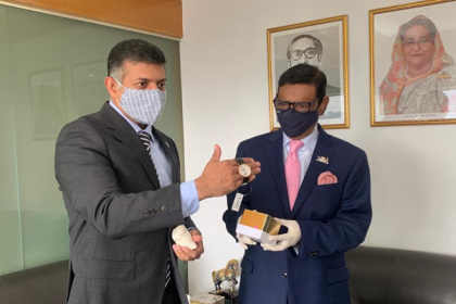 মুজিববর্ষ উপলক্ষে বিশেষ হাতঘড়ি আনলো ভারতীয় হাইকমিশন 
