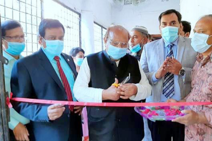 ঠাকুরগাঁওয়ে জিন এক্সপার্ট মেশিনের মাধ্যমে করোনা পরীক্ষা