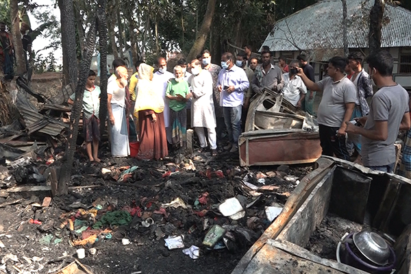 বরিশালে আগুনে পুড়ে স্কুলছাত্রের মৃত্যু