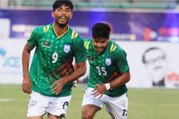 শেষ মুহূর্তে কাতার যাওয়া হল না জীবনের
