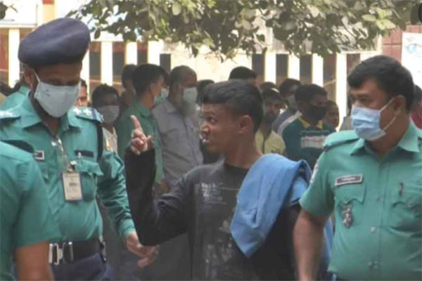 আমারে তাড়াতাড়ি ছাইড়া দেন, না হলে অবস্থা খারাপ হবে