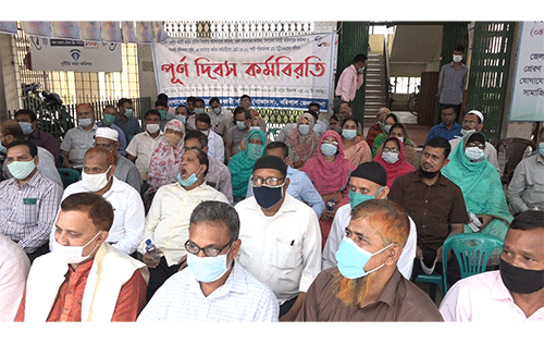 বরিশালে কালেক্টরেট সহকারীদের পঞ্চম দিনের কর্মবিরিত পালন 