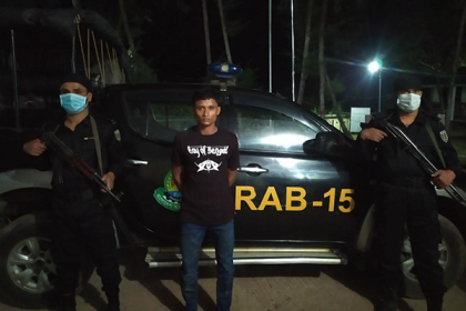 কক্সবাজারে দেড় লাখ ইয়াবাসহ রোহিঙ্গা আটক