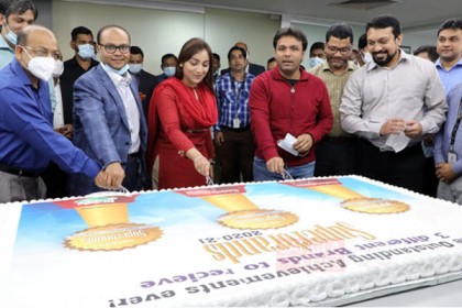 ‘সুপারব্র্যান্ডস’ অ্যাওয়ার্ড পেলো বসুন্ধরা পেপার মিলসের ৩ প্রতিষ্ঠান