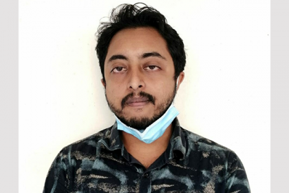 শিক্ষকের কাছে চাঁদা না পেয়ে মারধর ও ছিনতাই, ছাত্রলীগ নেতা গ্রেফতার