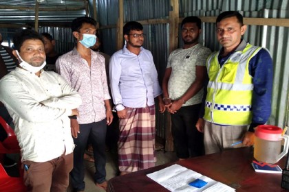 কলাপাড়ায় ইয়াবাসহ ৩ যুবক আটক