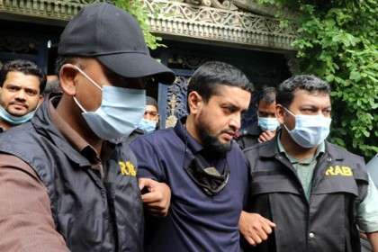 ‘গোল্ডেন মনিরের’ ‘স্বর্ণ ব্যবসায়ী’ পরিচয়ে আপত্তি বাজুসের 

