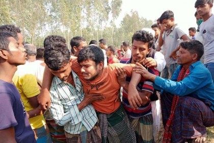 বগুড়ায় দুর্ঘটনায় অটোরিকশার তিন যাত্রী নিহত
