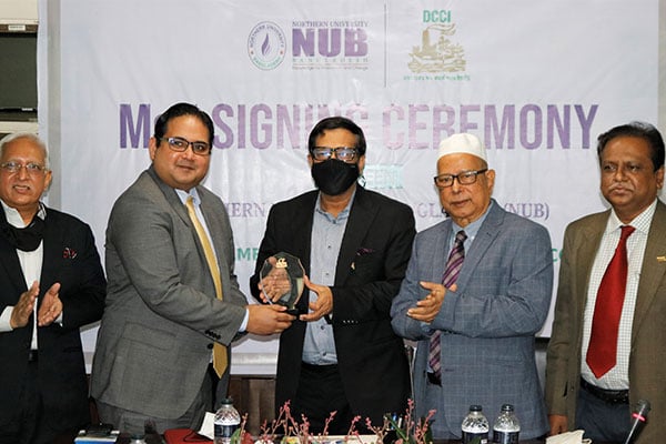 নর্দান ইউনিভার্সিটি বাংলাদেশ ও ঢাকা চেম্বার অব কমার্স এন্ড ইন্ডাস্ট্রি'র সমঝোতা চুক্তি
