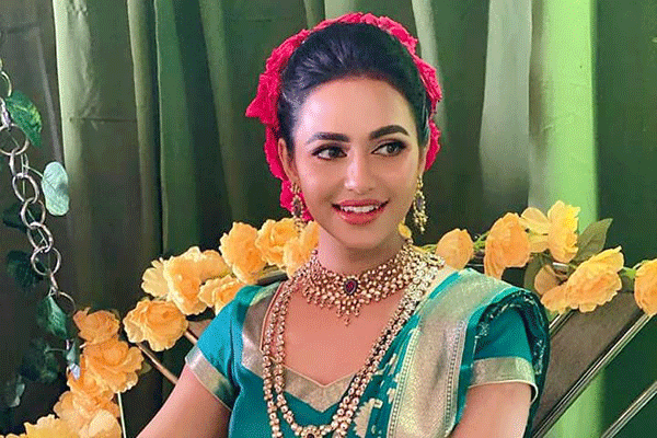 ফারিয়ার নতুন গান ‘এ বাঁধন যাবে না ছিঁড়ে’