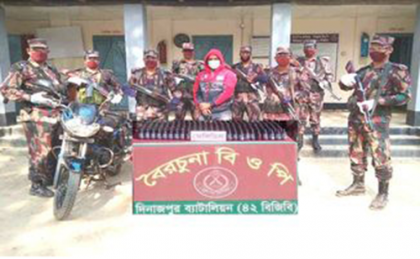 ঠাকুরগাঁওয়ে ৩৩০ বোতল ফেন্সিডিলসহ আটক ১