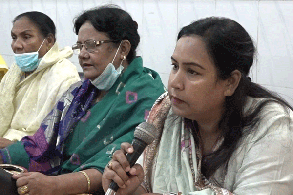 মিথ্যা পরিচয় দেয়ার প্রতিবাদে আওয়ামী লীগ নেত্রীর সংবাদ সম্মেলন