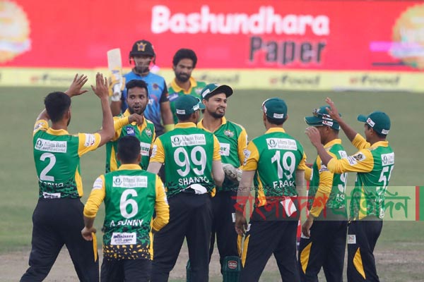 শ্বাসরুদ্ধকর ম্যাচে ঢাকাকে হারাল রাজশাহী