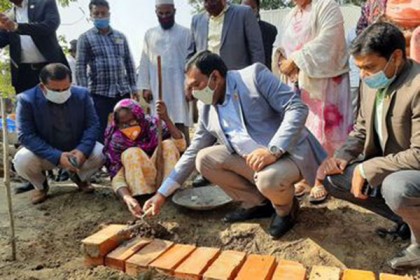 সেই বৃদ্ধার জন্য হচ্ছে ঘর, উ‌দ্বোধন কর‌লেন ডি‌সি