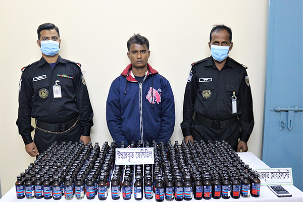 সিরাজগঞ্জে মাদক ব্যবসায়ী আটক 


