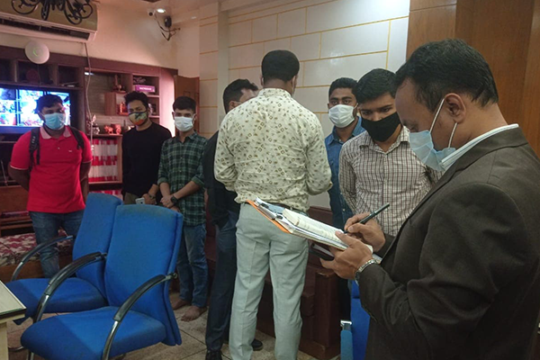 চট্টগ্রামে কোচিং সেন্টার চালু রাখায় দুই মালিকের জরিমানা

