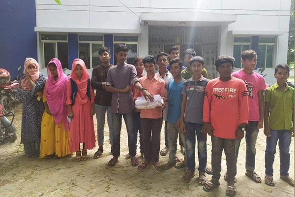 গাংনীতে অ্যাসাইনমেন্ট খাতা জমা না নেওয়ার অভিযোগ