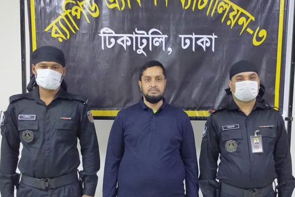 ‘গোল্ডেন মনির’ ও তার স্ত্রীর সম্পদের হিসাব চেয়েছে দুদক

