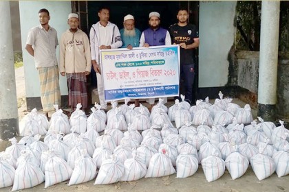 বিশ্বনাথে সুবিধাবঞ্চিতদের মধ্যে খাদ্যসামগ্রী বিতরণ