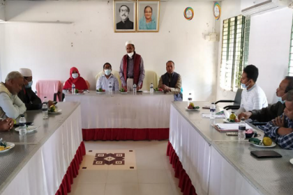 কারেন্ট পোকার হাত থেকে ধান রক্ষায় মোরেলগঞ্জে জরুরি সভা
