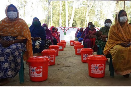 কুড়িগ্রামে প্রতিবন্ধী-হতদরিদ্র নারীদের মাঝে স্বাস্থ্য কিটস বিতরণ  