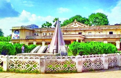 কুমিল্লায় আধুনিক বীরচন্দ্র নগর মিলনায়তন ও গণপাঠাগার চাই